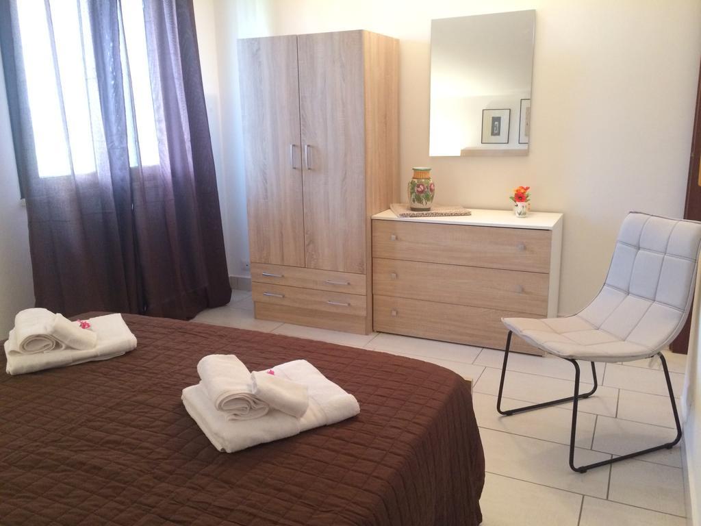 Royal Bay Apartment เชฟาลู ภายนอก รูปภาพ