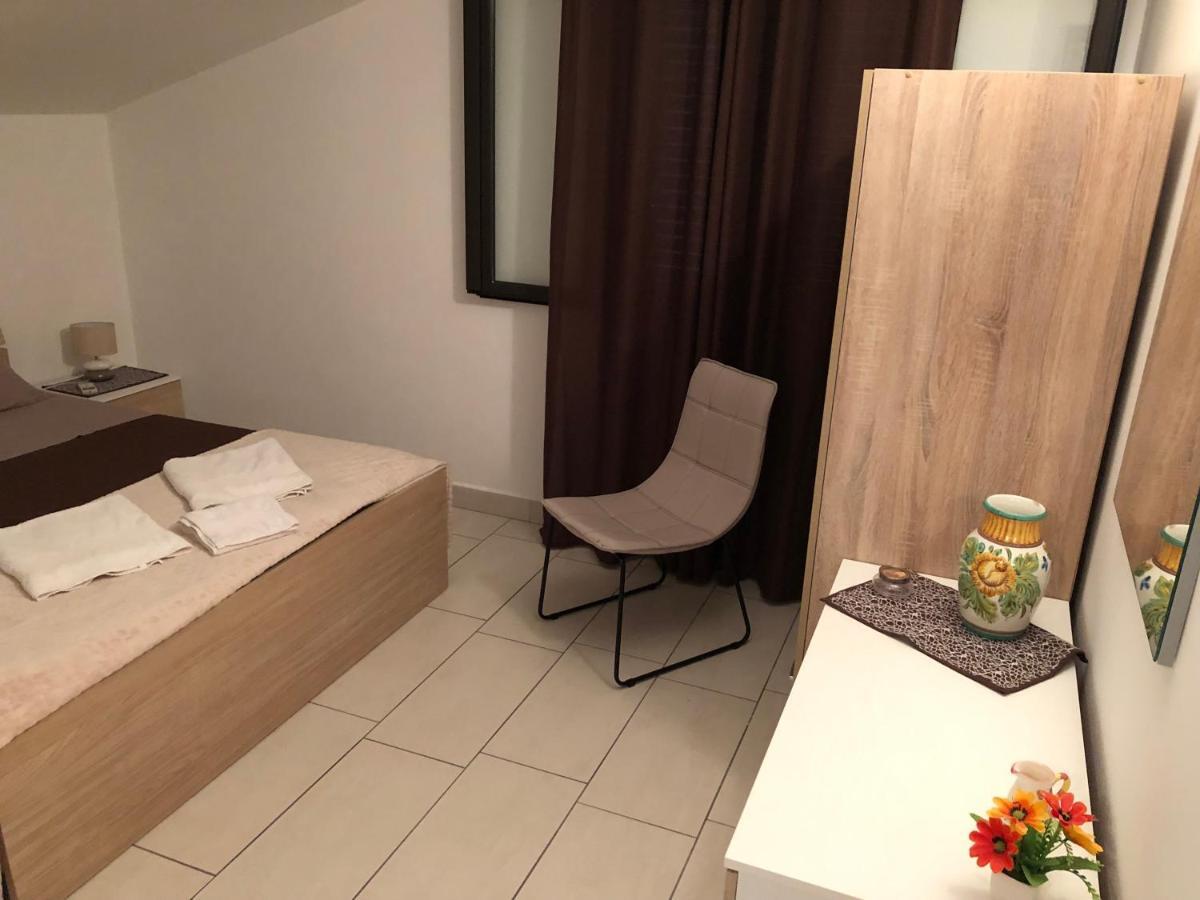 Royal Bay Apartment เชฟาลู ภายนอก รูปภาพ